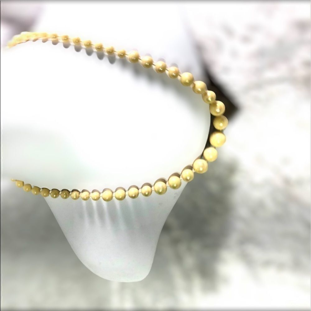 Light yellow plastic bead vintage 1980’s necklace